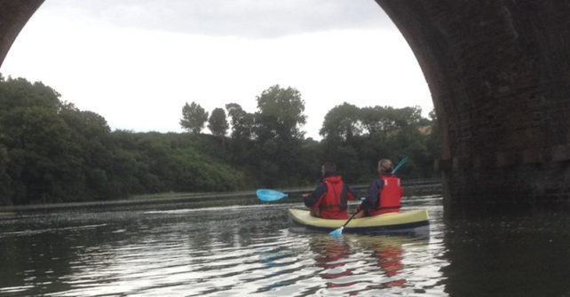 Balade en kayak dans l’estuaire de la rivière” La Penzée”