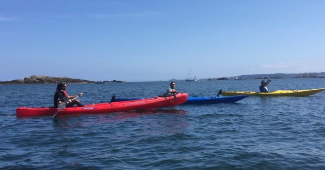 Sortie en Kayak le long de l’Île Callot sous un soleil radieux